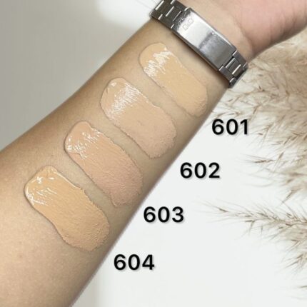 کرم پودر تیوپی بیواستار مدل HD Full Coverage با خاصیت ضد آلودگی و ضد آب در بسته‌بندی سرمه‌ای رنگ